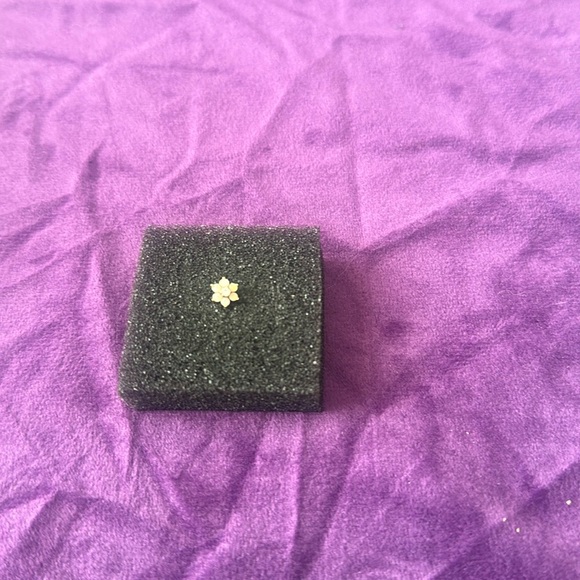 Anatometal 18k internally threaded opal and cz end. - Picture 3 of 3